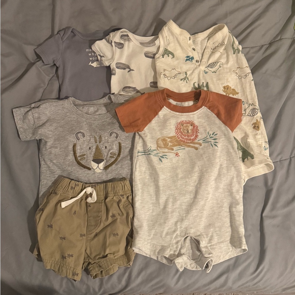 Great Condition! 6 Month Baby Outfits